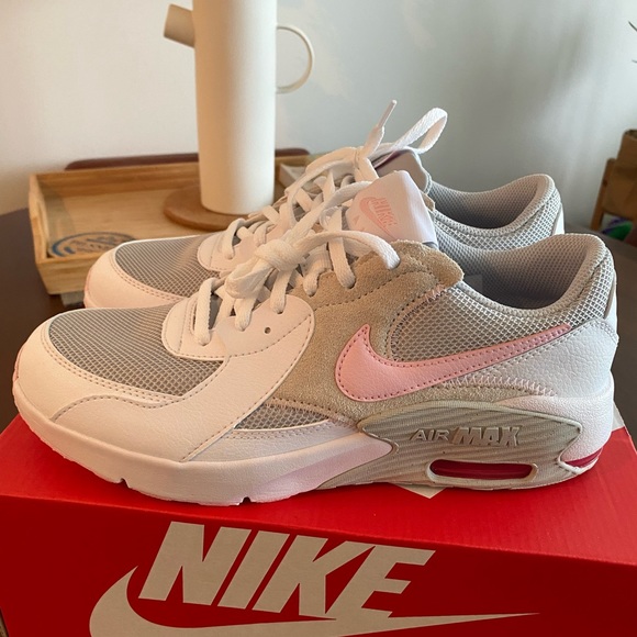 Nike Air Max Womens 8.5